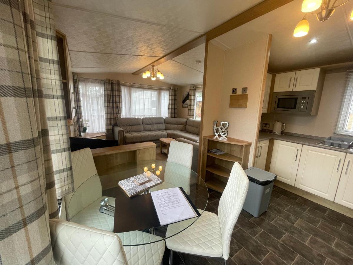 Two Bedroom Caravan At Lilliarsedge Jedburgh Bagian luar foto